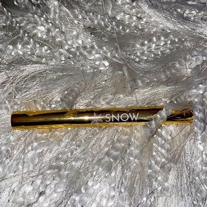 SNOW whitening pen refill. Brand new, never used x5 PENS